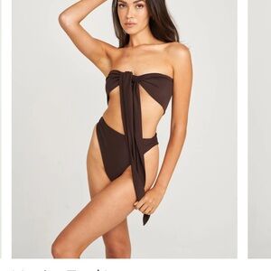 NYUD - NWT - bikini top // Marilyn Top